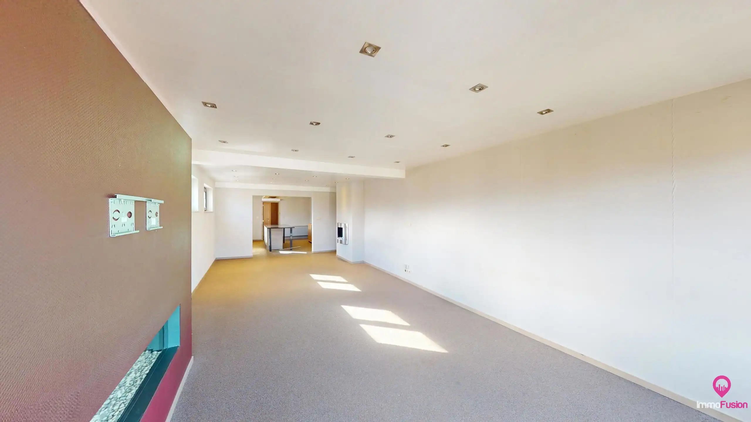 Uitstekend bereikbaar pand met magazijn, bureaus + app! foto 20