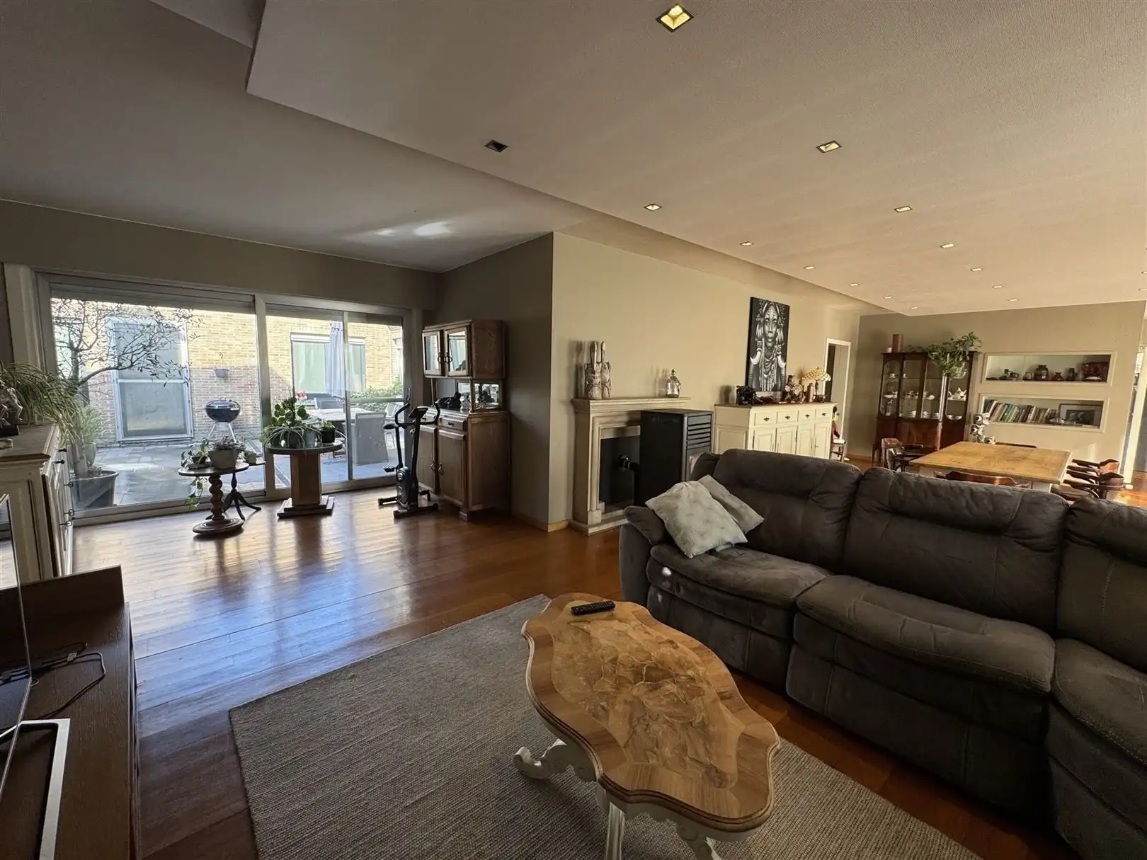 Woning met kantoren en magazijn van 1500m² foto 6