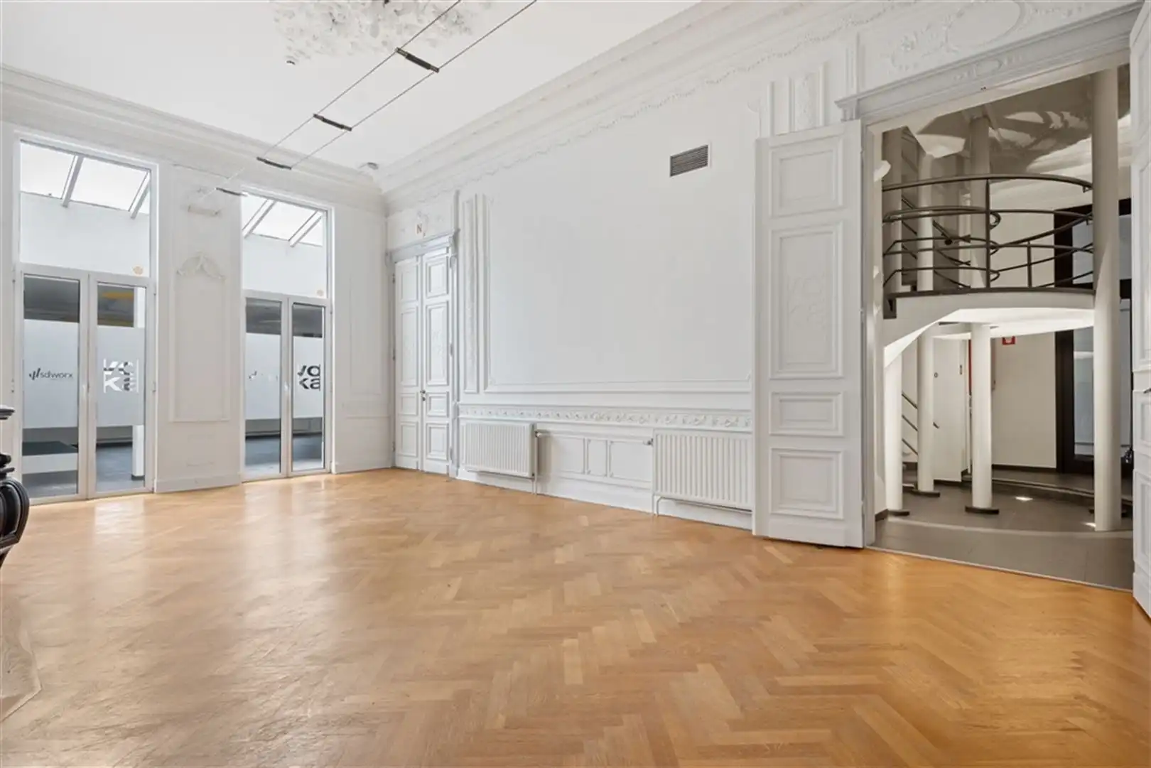 Kantoorgebouw te koop in Mechelen foto 2