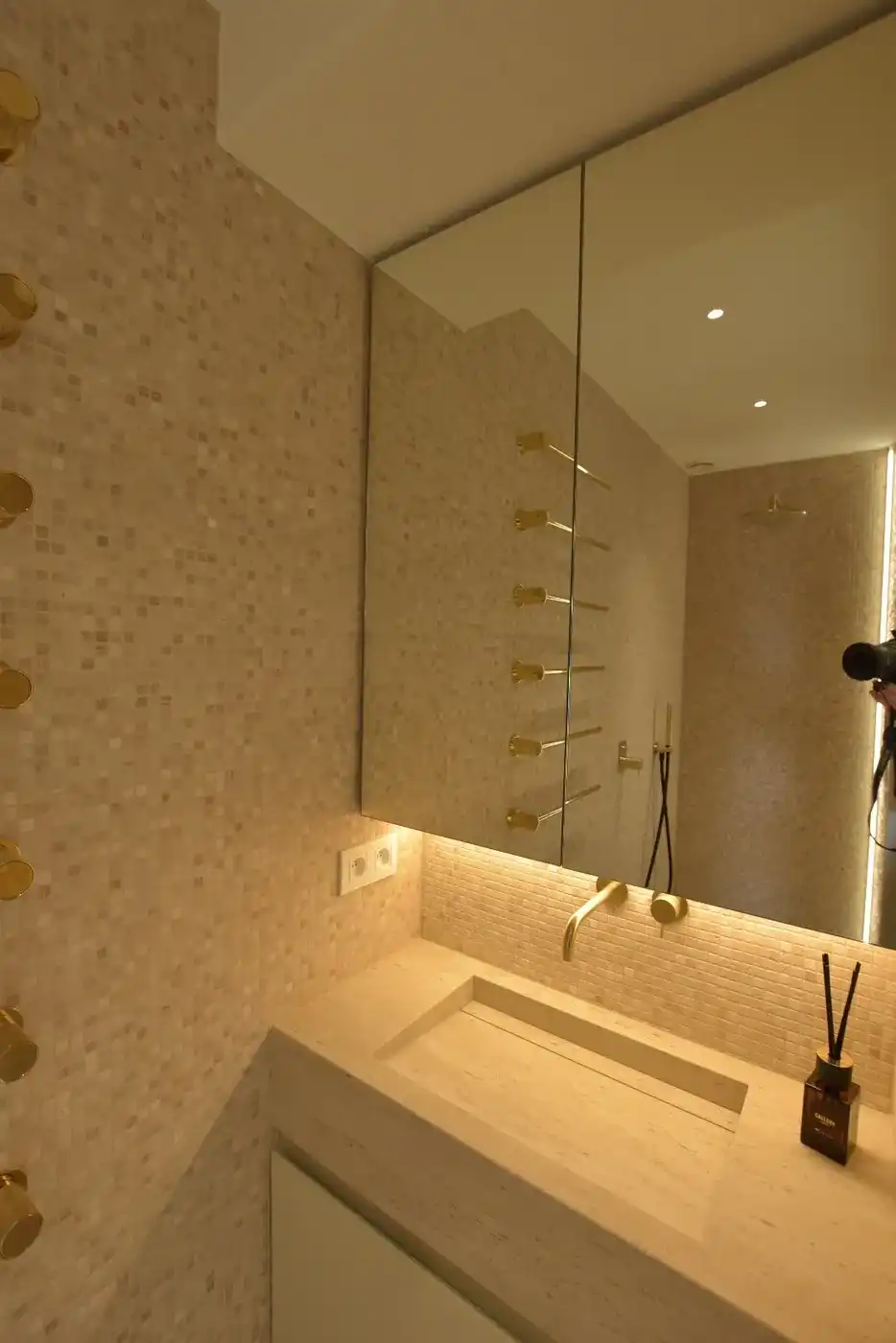 Luxueus afgewerkt en zeer zonnig appartement in het Zoute foto 9