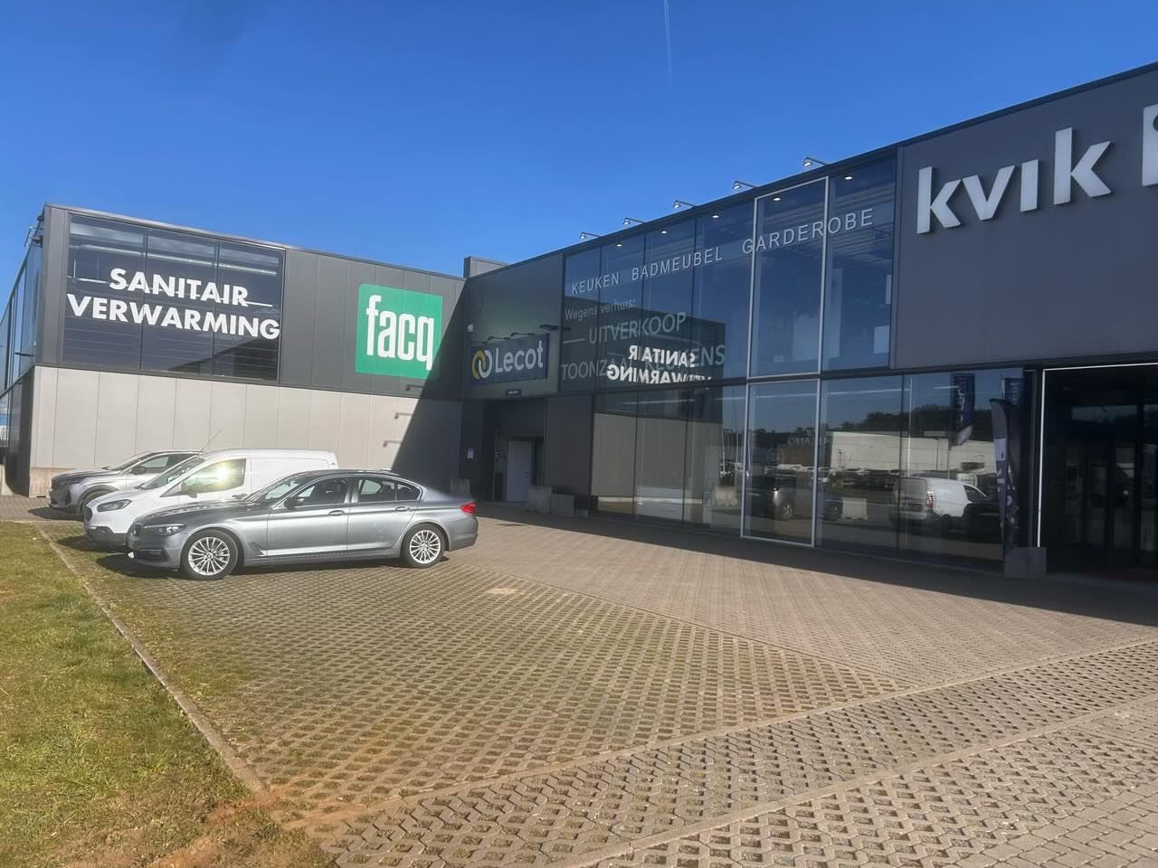 UNIEK GELEGEN MODERNE BAANWINKEL MET PARKING foto 8