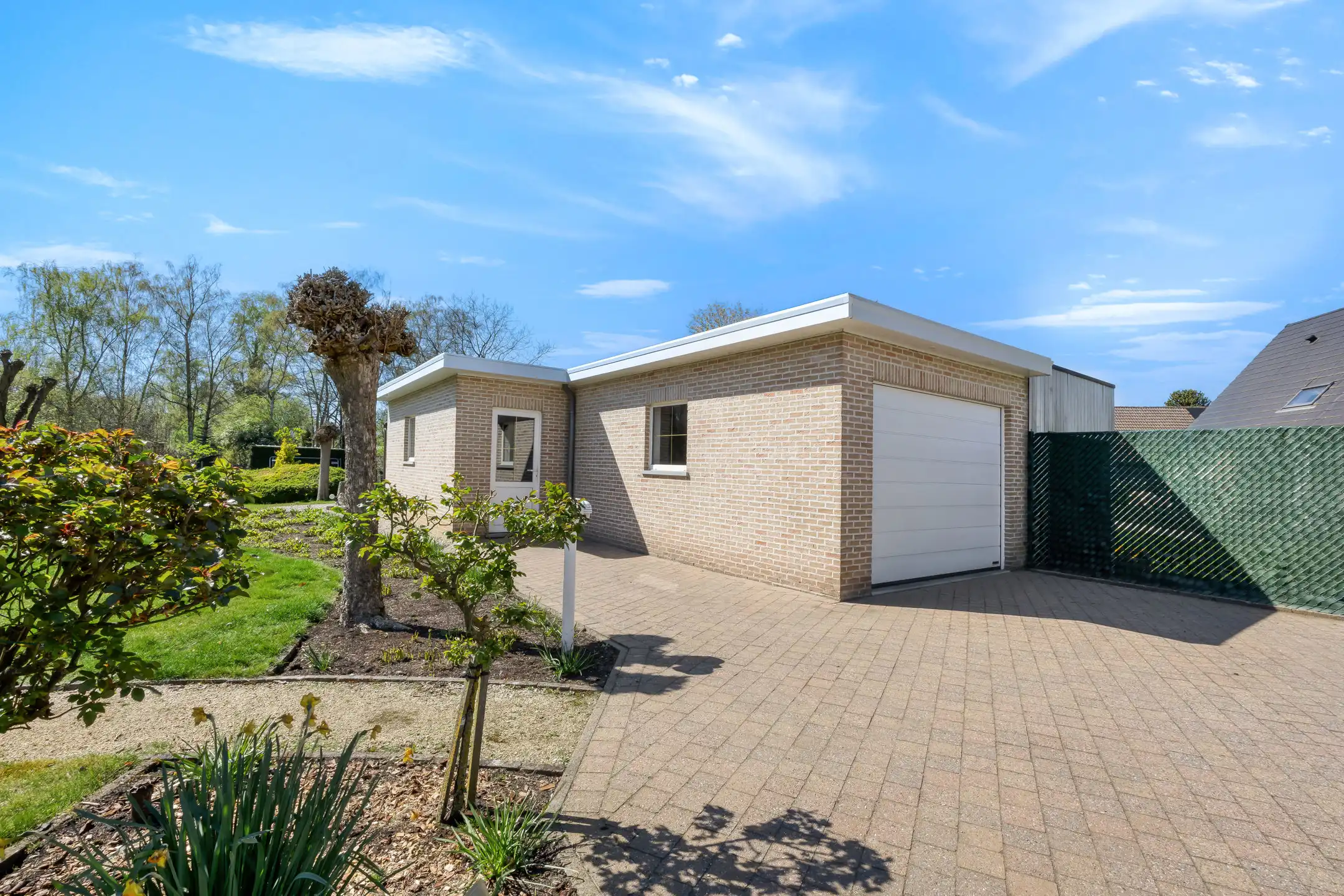 Ruime woning in oase van rust met prachtige tuin foto 22