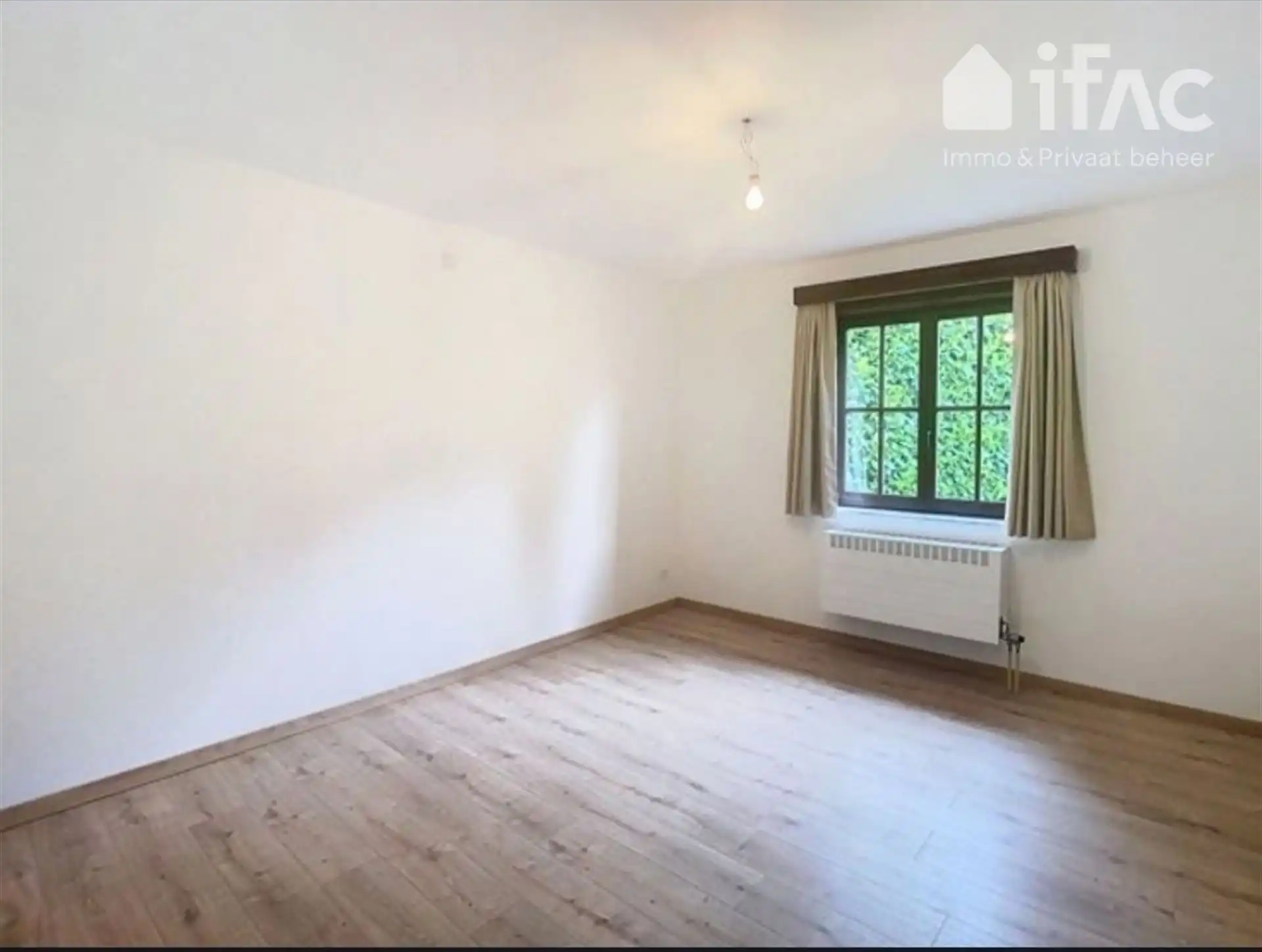 Leuk gelegen 3 slaapkamer woning met zonnepanelen foto 14