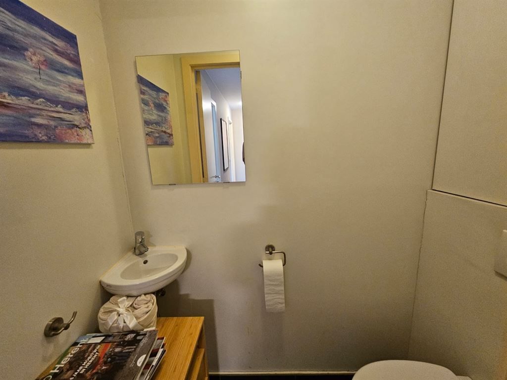Mooi en lichtrijk appartement met 2 slaapkamers foto 12