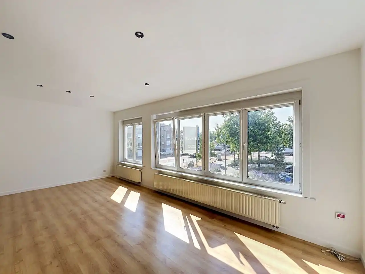 Zuidgericht appartement tegenover het station van Heist. foto 6
