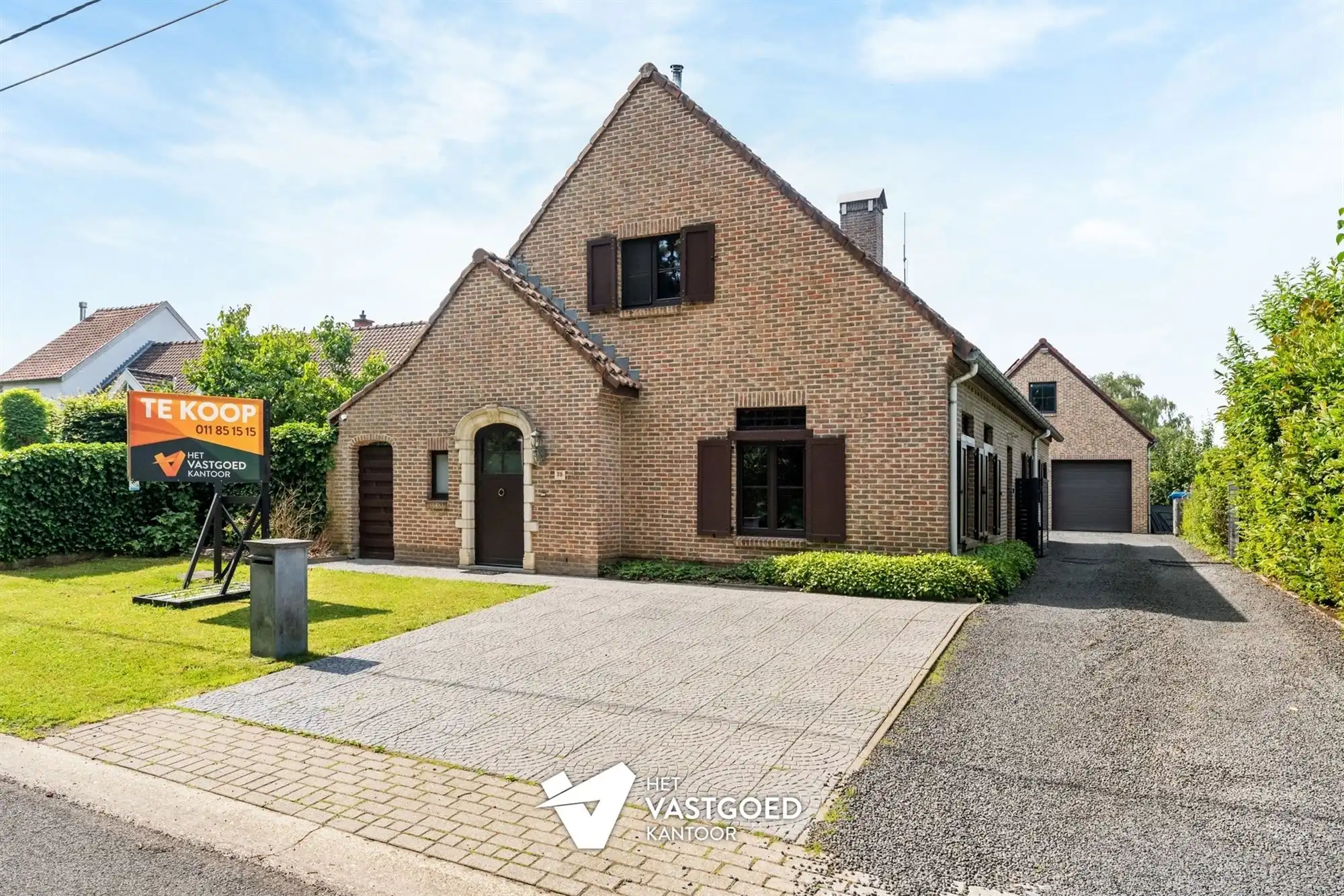 RUIME GEZINSWONING IN ZEER GEGEERDE WIJK IN VIVERSEL MET PRACHTIG AANGELEGDE TUIN EN WERKHUIS.  foto 40