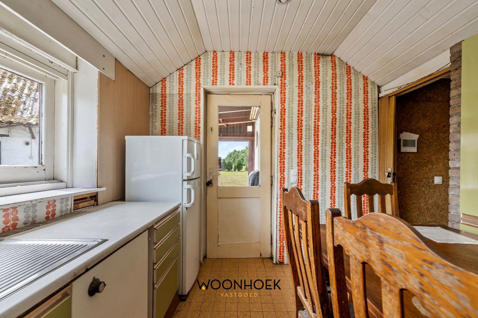Woning met 2 magazijnen op uniek perceel! foto 11