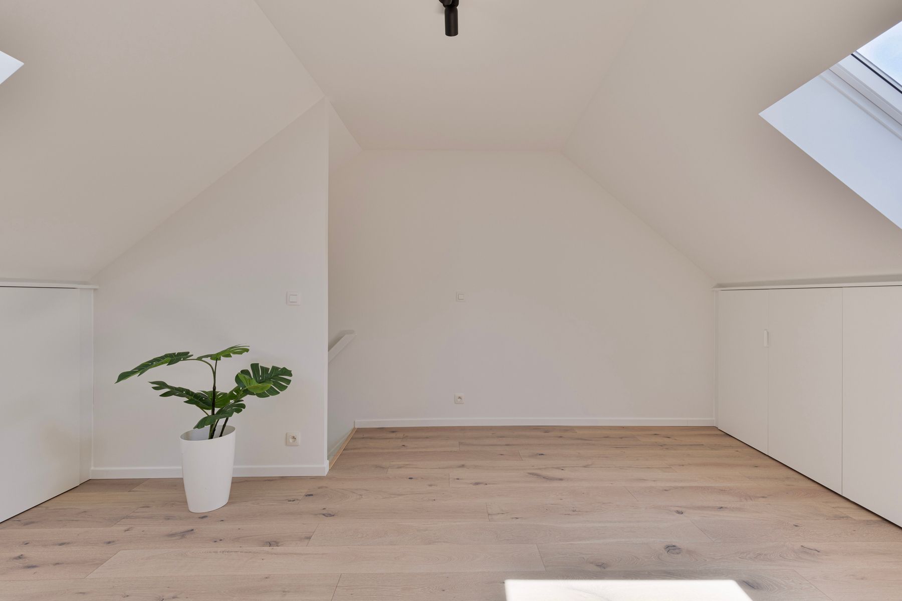 Hernieuwde woning met gezellige tuin foto 15