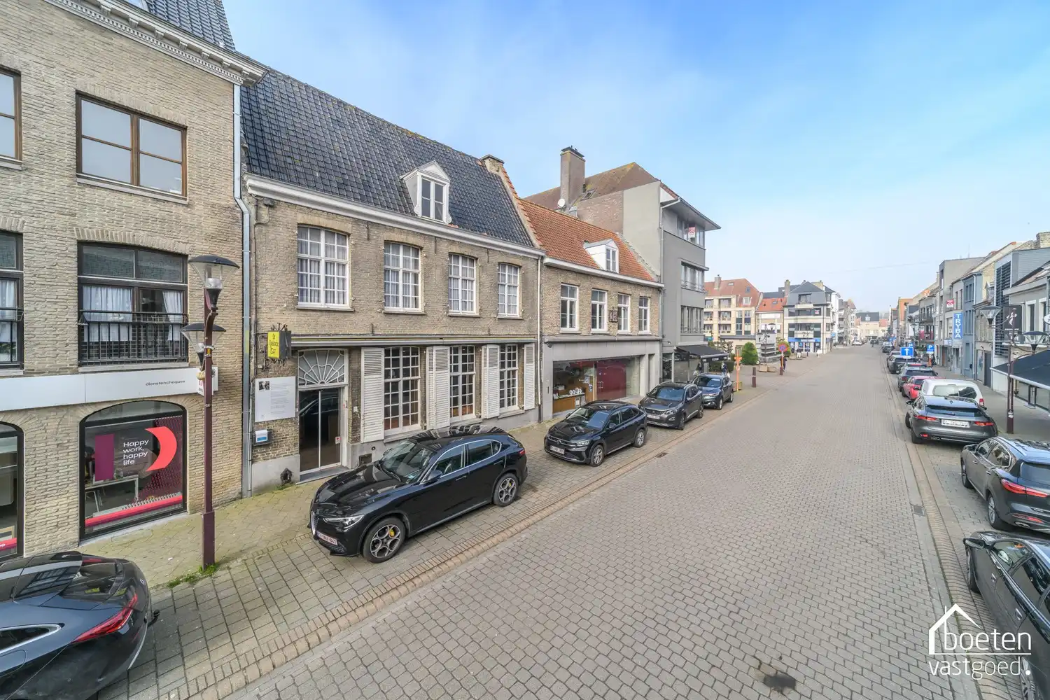 VEURNE: Karaktervol eigendom, type herenwoning, in het bruisende hart van Veurne-centrum, met een waaier van mogelijkheden! foto 18
