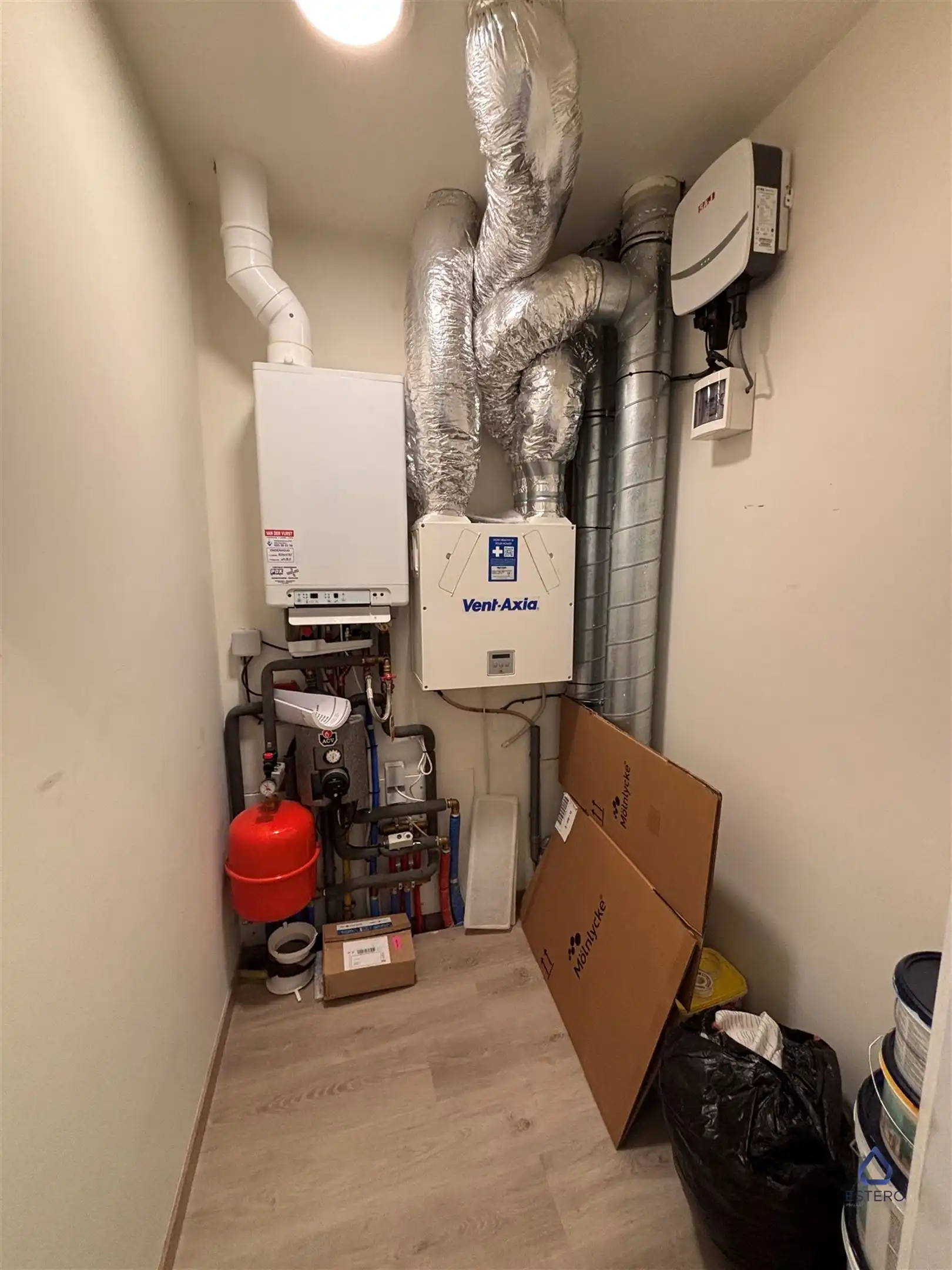 Moderne en energiezuinige woning met parking foto 16