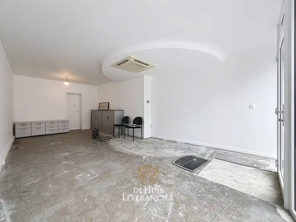 Casco handelsgelijkvloers op toplocatie met garage en tuin foto 4