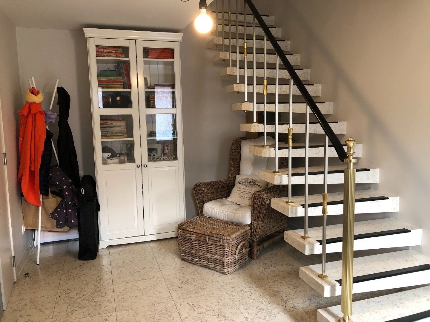 Mooi gerenoveerde woning met 3 slaapkamers, grote garage en tuin! foto 2