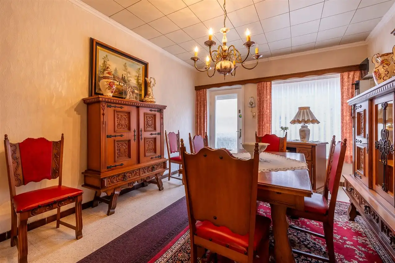 Op te frissen rijwoning, ideaal voor starters foto 6