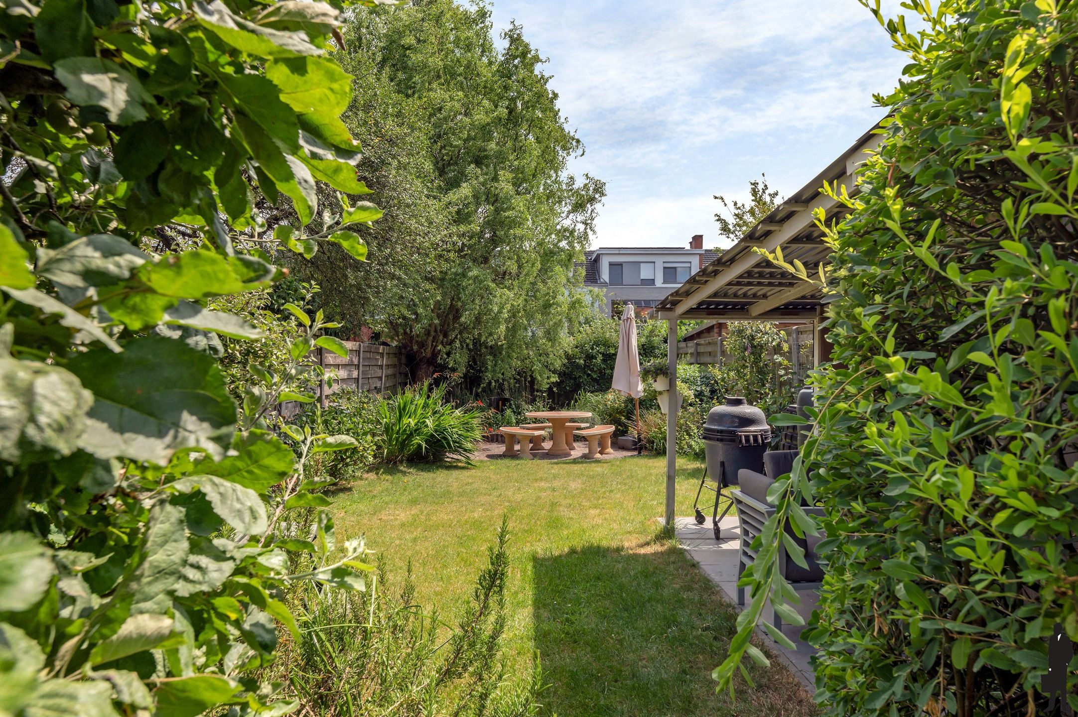 Bel-etage woning met 4-5 slks en een inpandige garage foto 2