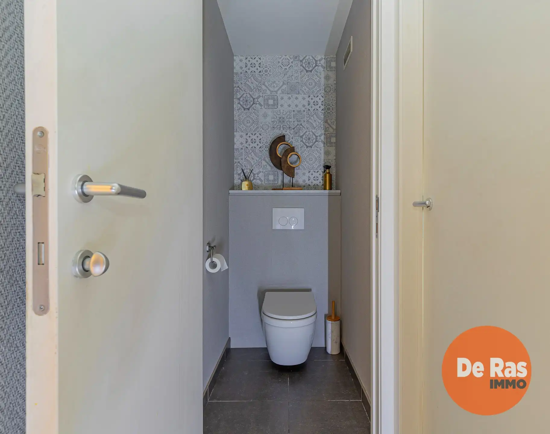 WICHELEN - Recente instapklare gezinswoning met zwembad foto 17