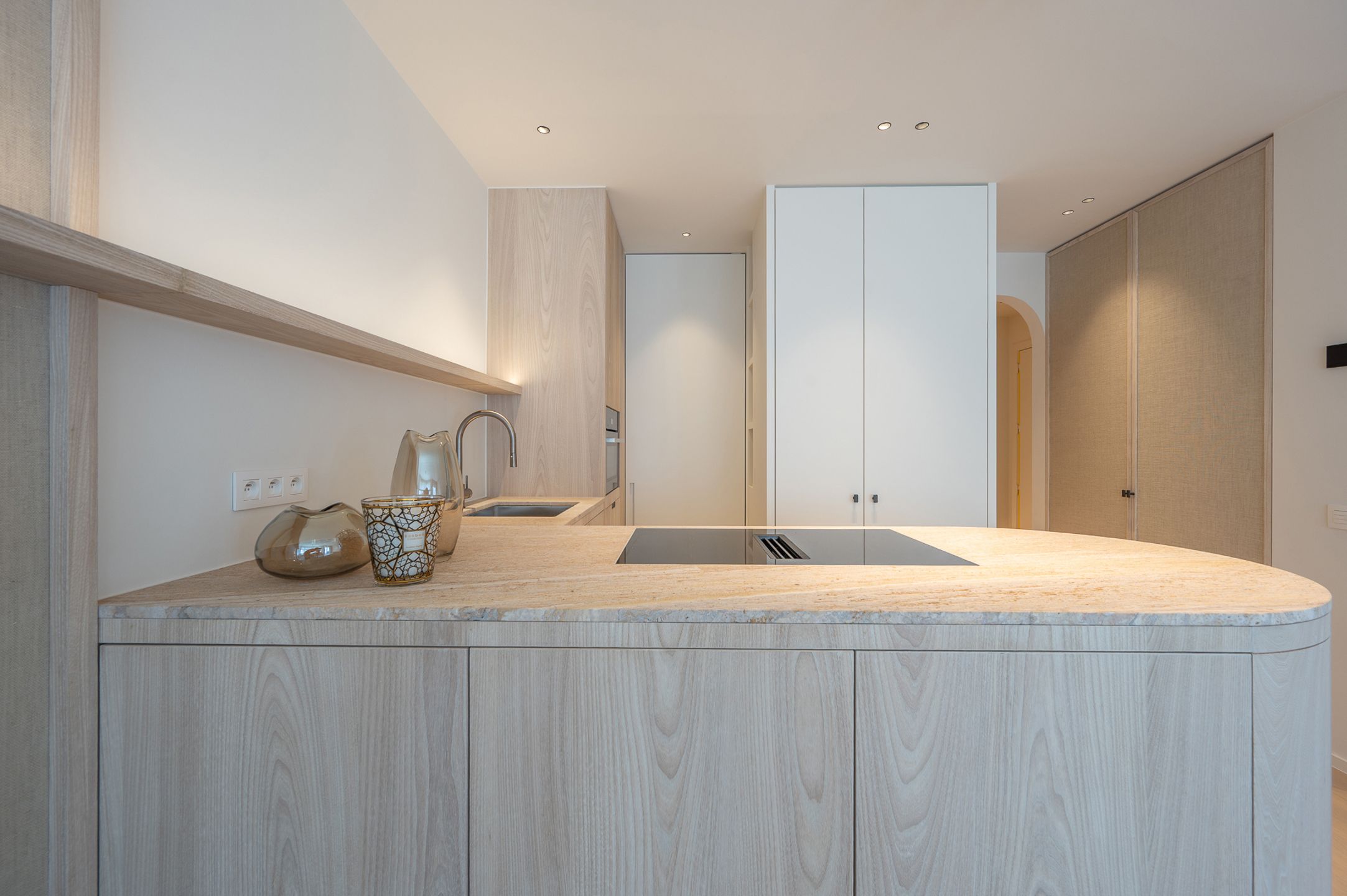 Stijlvol gerenoveerd appartement in het hart van het Zoute.. foto 10