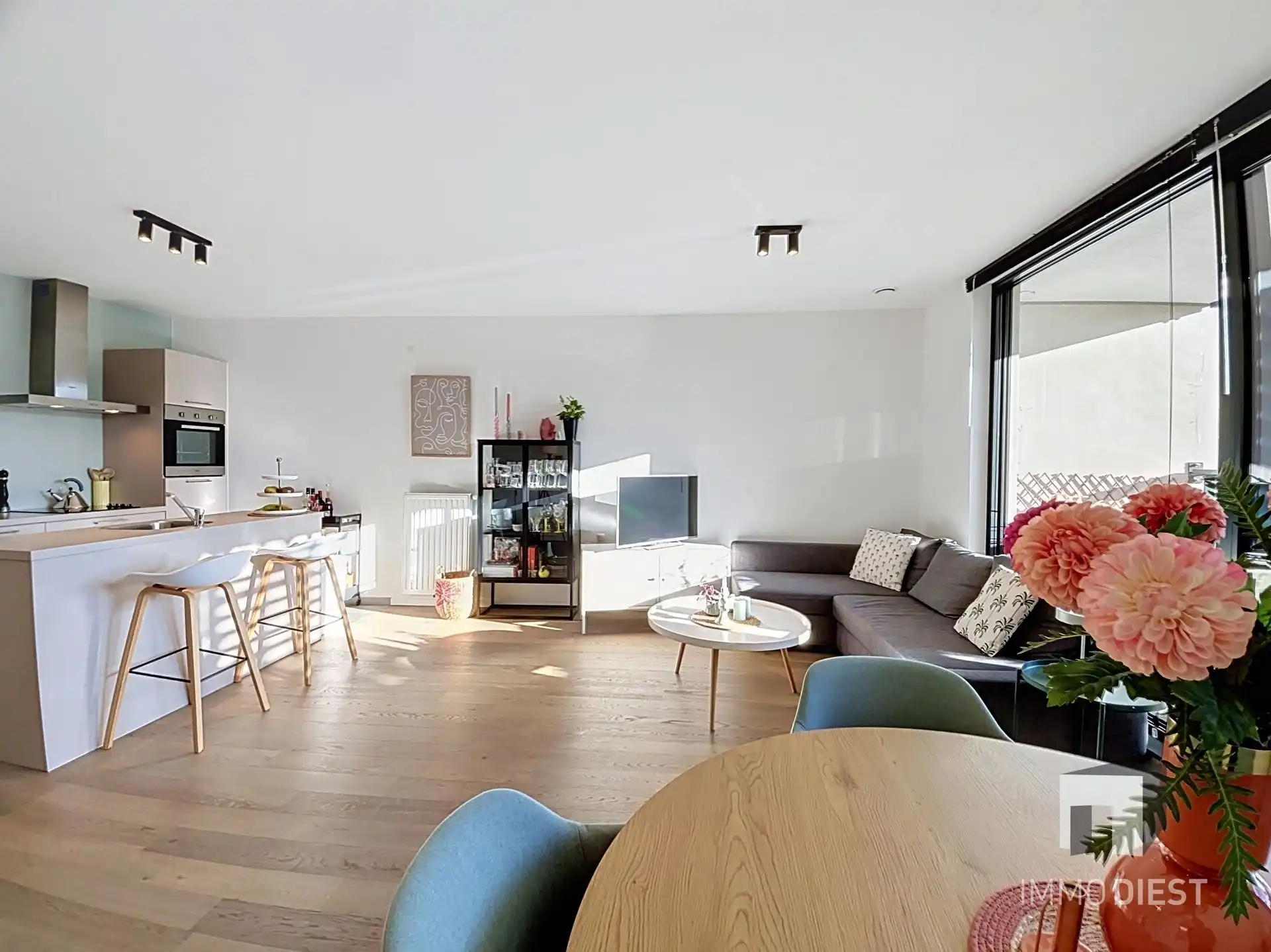 Energiezuinig appartement met twee slaapkamers en ondergrondse autostaanplaats net buiten de stadskern van Diest. foto 4