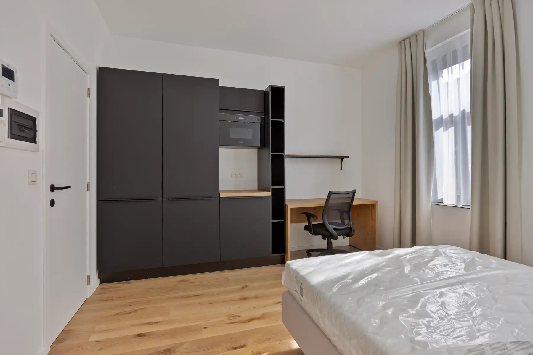 Studentenkamer eigen sanitair - AJ 2026-2027  foto {{pictureIndex}}