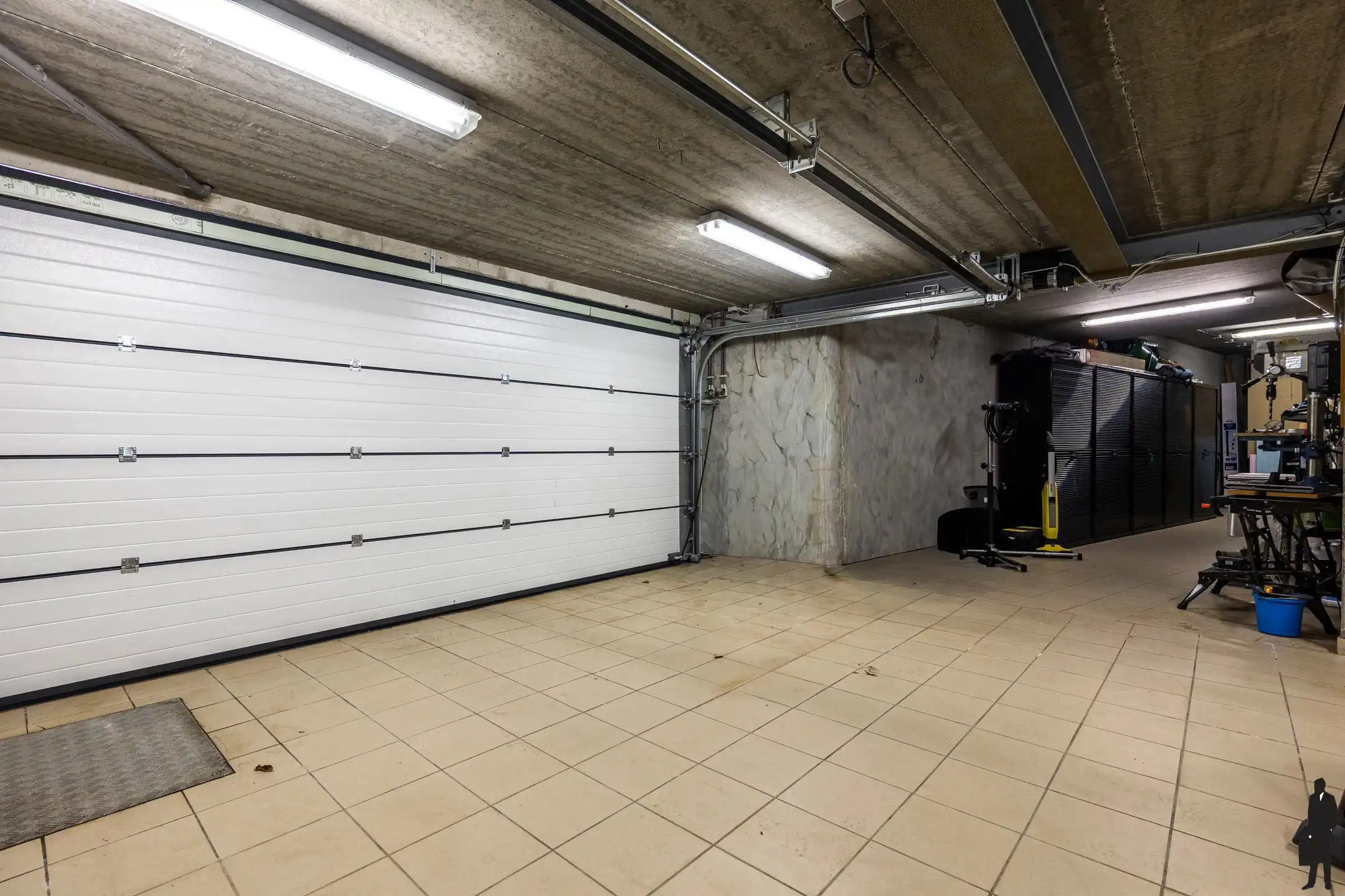 Unieke, ruime architectenvilla met riante kelder en werkbox foto 30