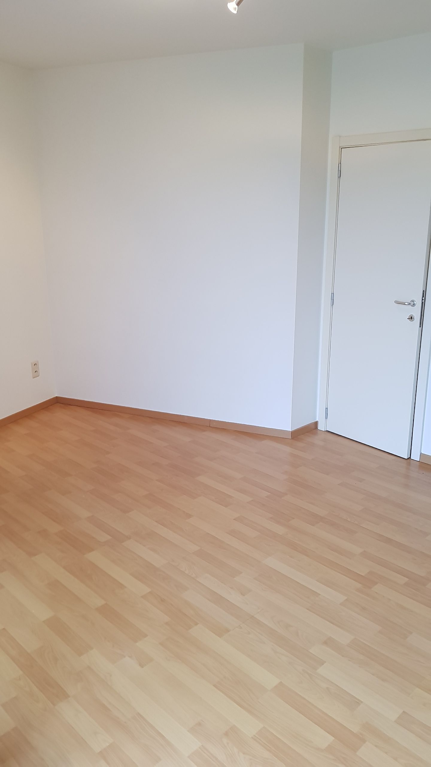 Modern gelijkvloers appartement te huur in Leuven foto 10