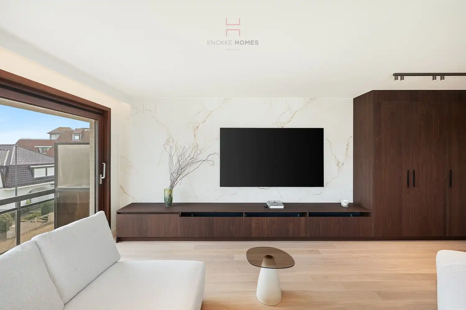 Prachtig gerenoveerd duplexappartement, gelegen op de hoek van een stijlvolle villaresidentie in de Jozef Nellenslaan. foto 8