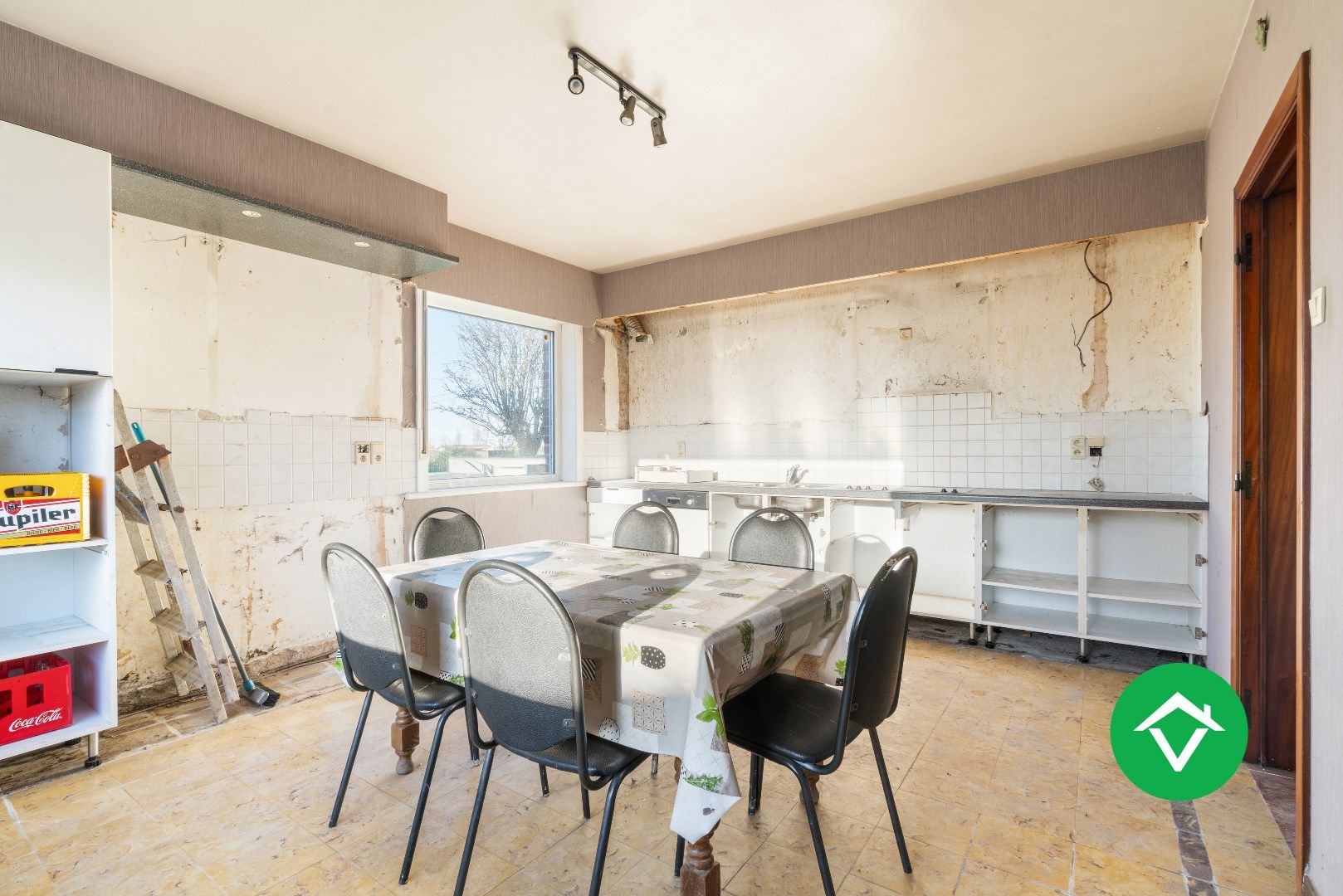 Authentieke hofstede in een landelijke omgeving te Koekelare foto 7