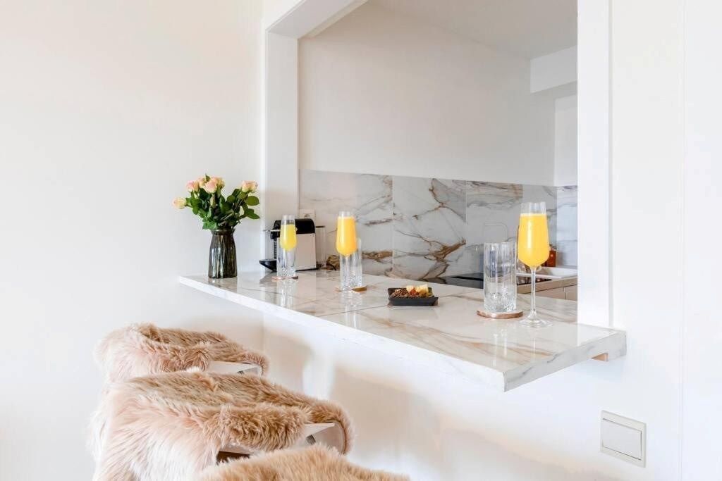 Stijlvol gerenoveerd 1-slaapkamerappartement aan het water in hartje Gent foto 4