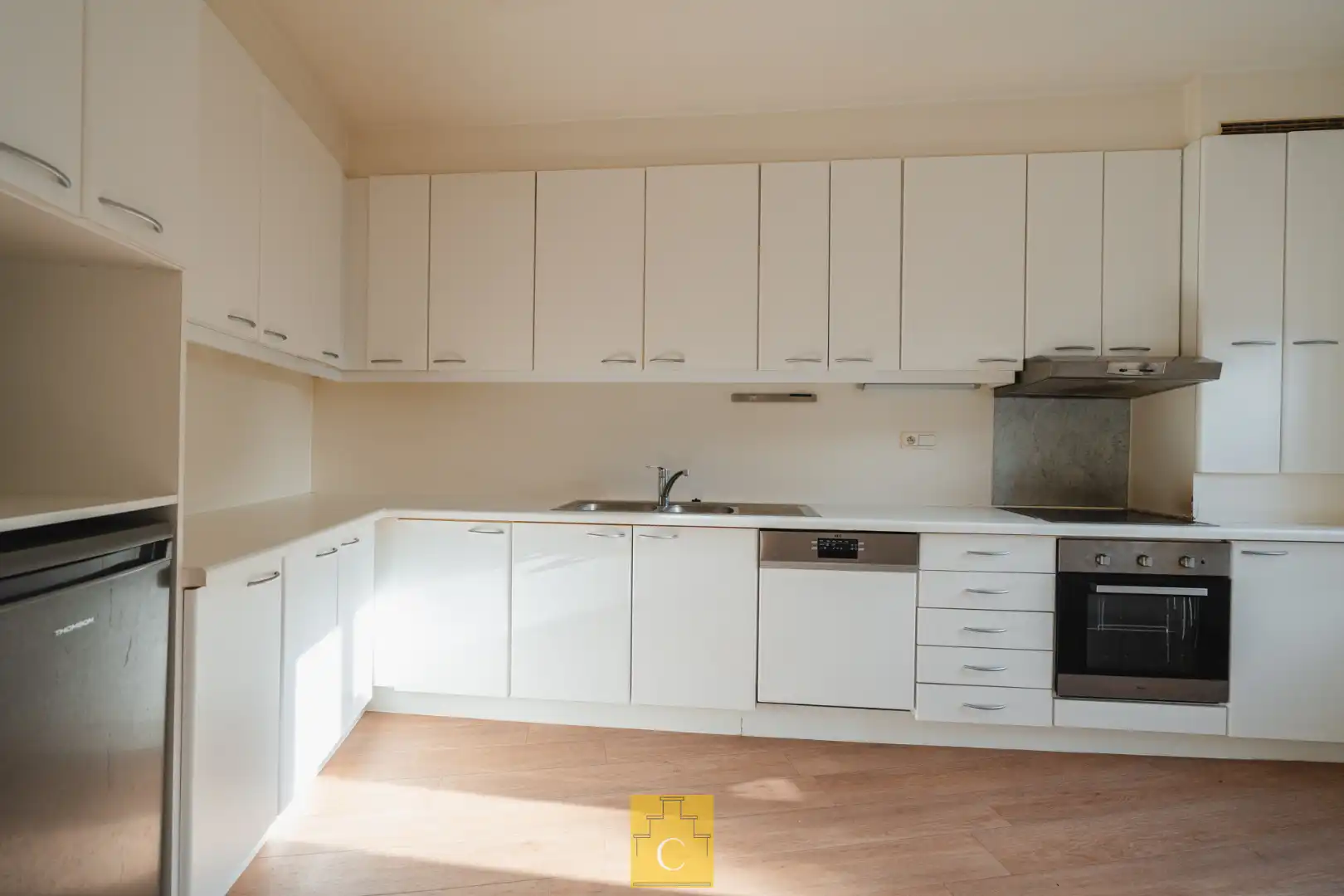 Duplex Appartement (139 m2) in herenhuis met  terras, rustige ligging op idyllisch kerkplein foto 7