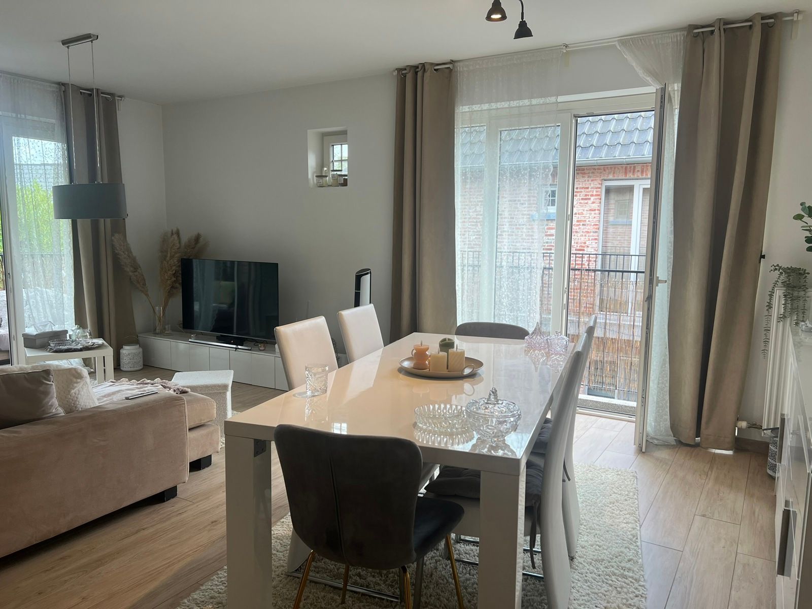 Gezellig, lichtrijk appartement te huur foto 3