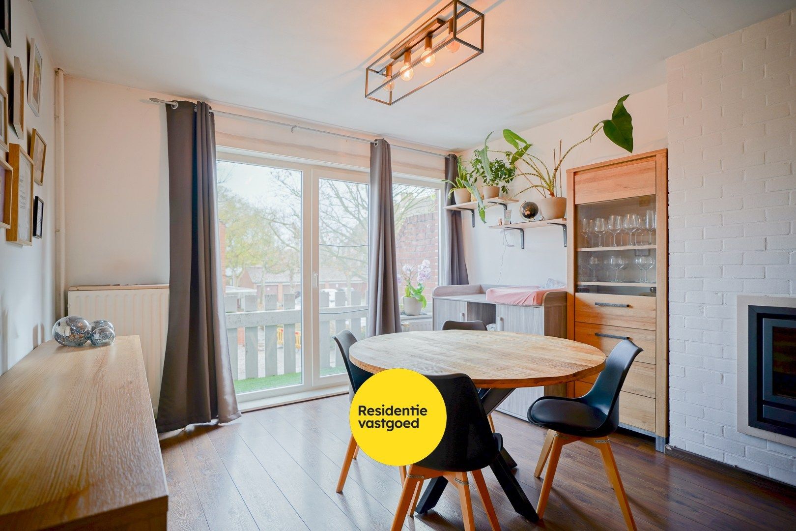 Instapklare, energiezuinige gezinswoning met 4 slpks in Sint-Pieters foto 9