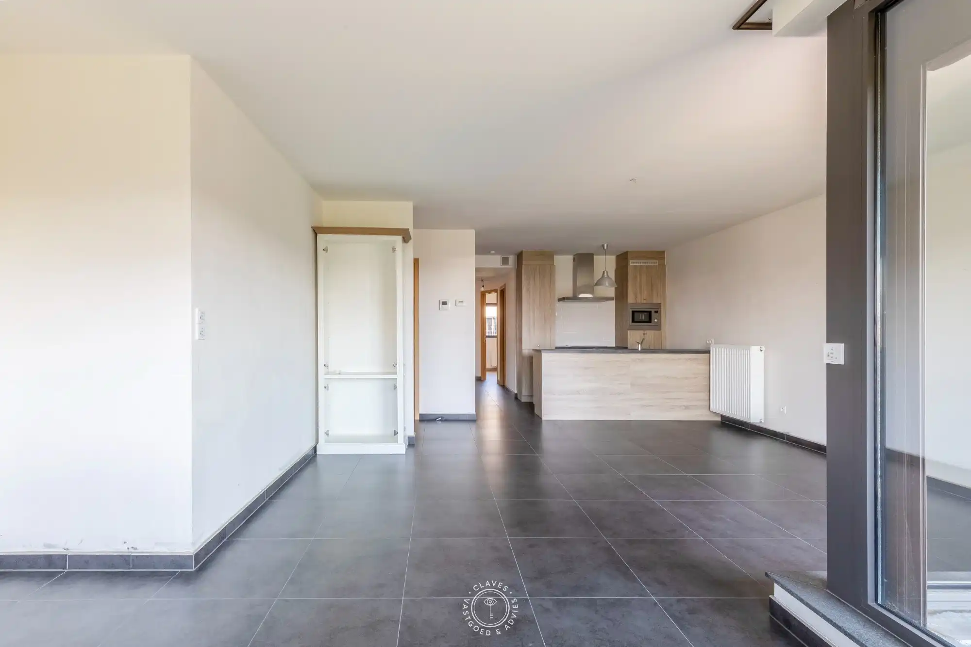 Mooi en recent appartement met staanplaats foto 2