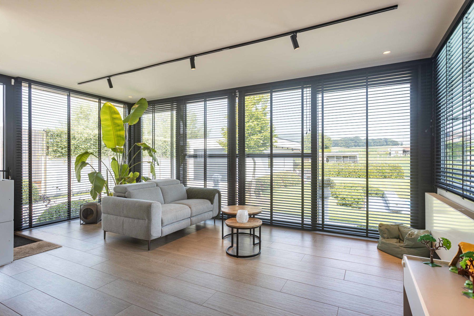 EXCLUSIEVE VILLA MET ZWEMBAD EN PRACHTIGE TUIN! foto 13