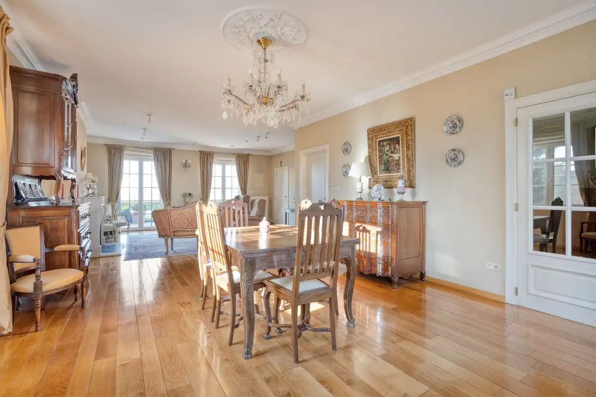 Riante villa met vier slaapkamers en prachtig uitzicht op strategische ligging foto 3