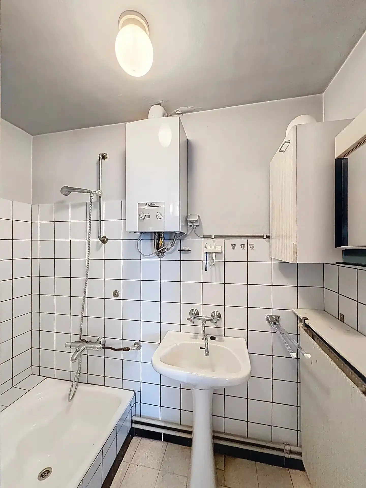 Halfopen bebouwing met 3 slaapkamers en een ruime tuin. foto 12