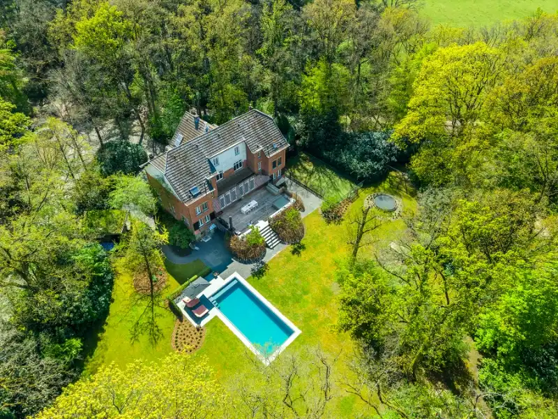 Unieke karaktervolle villa met parktuin, zwembad en een zee van ruimte,luxe alom! foto 52