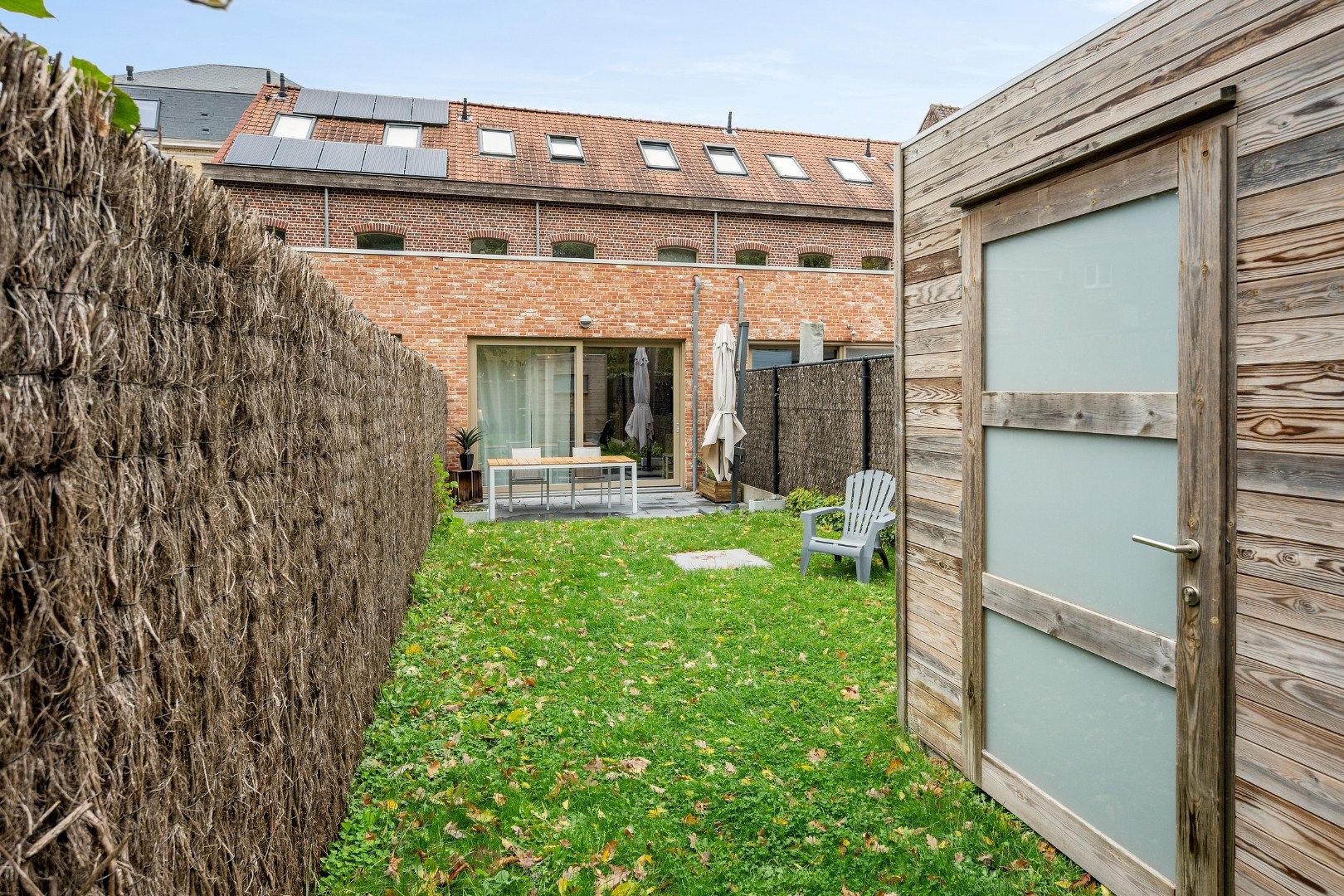 Verzorgde, instapklare woning met 3 slaapkamers in hartje Ieper foto 7