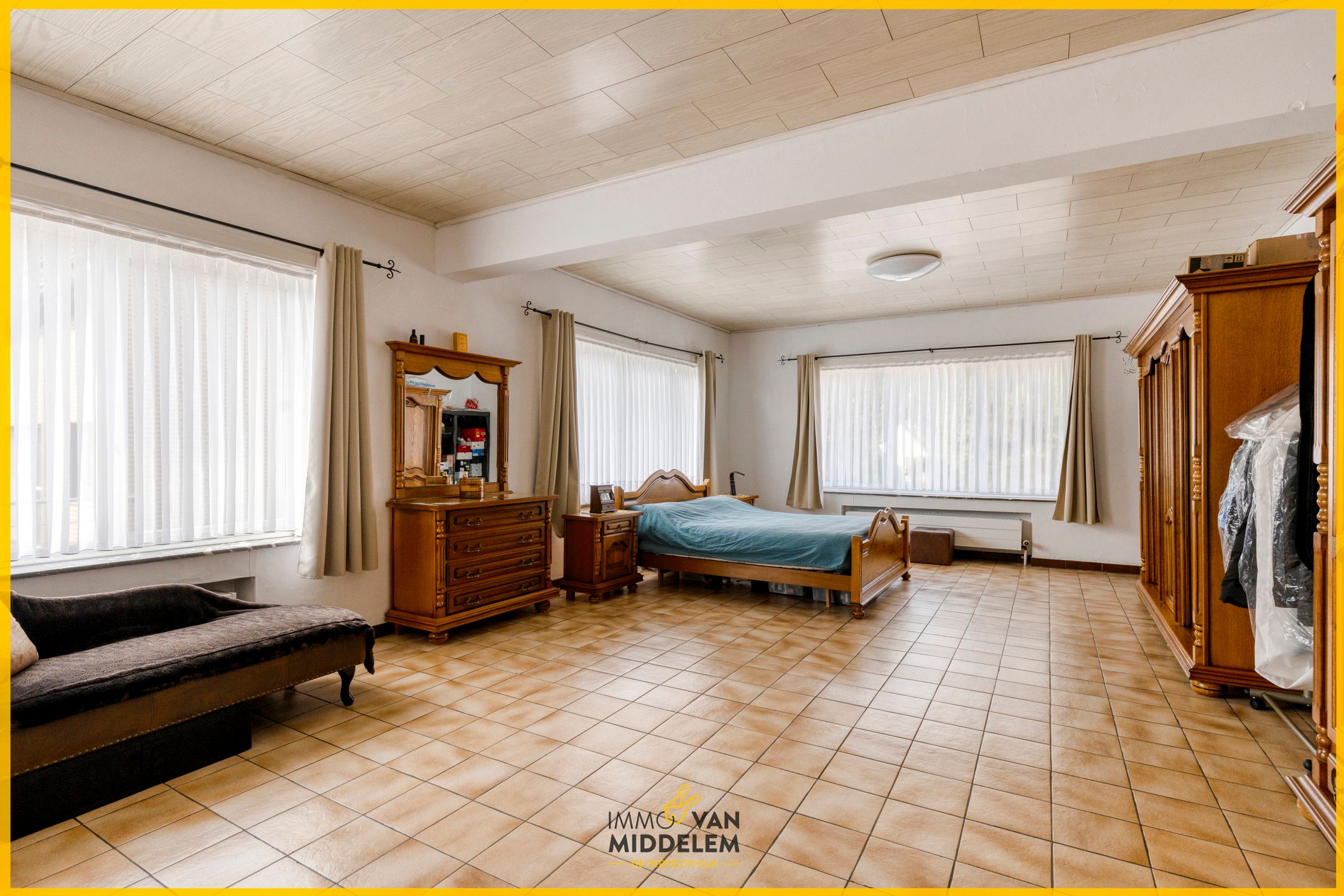 ZEER GROTE, RUSTIG GELEGEN VILLA MET 9 KAMERS foto 13