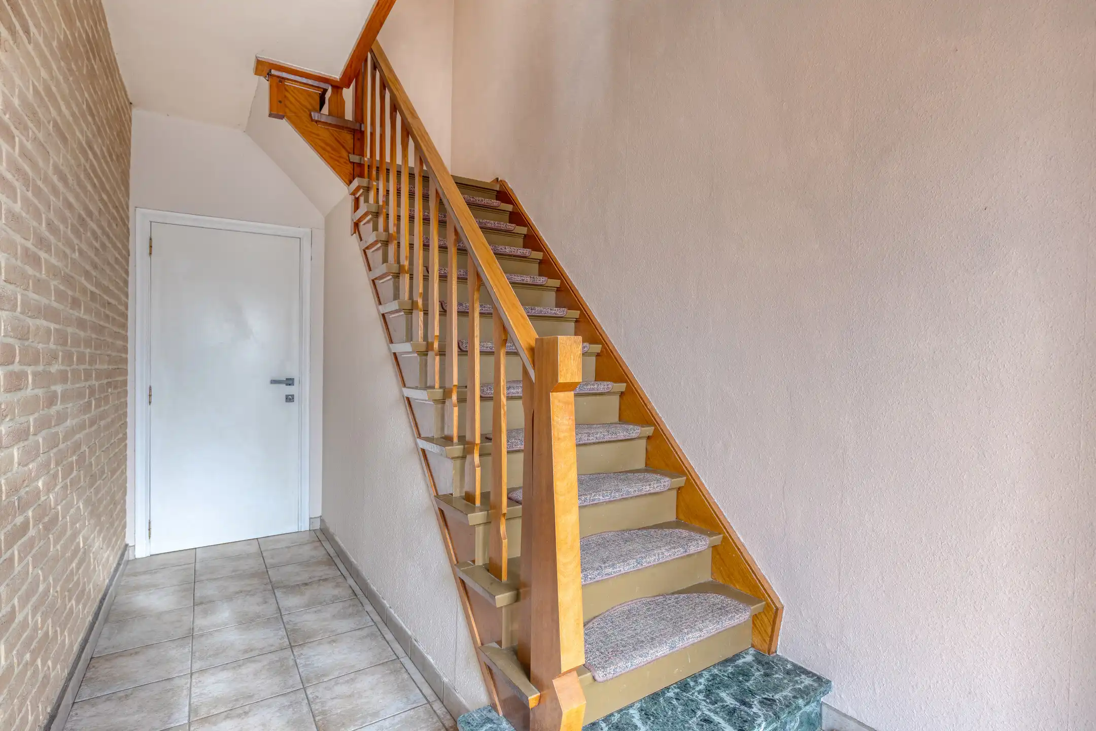 Gezellige woning met 3 slaapkamers en garage foto 2