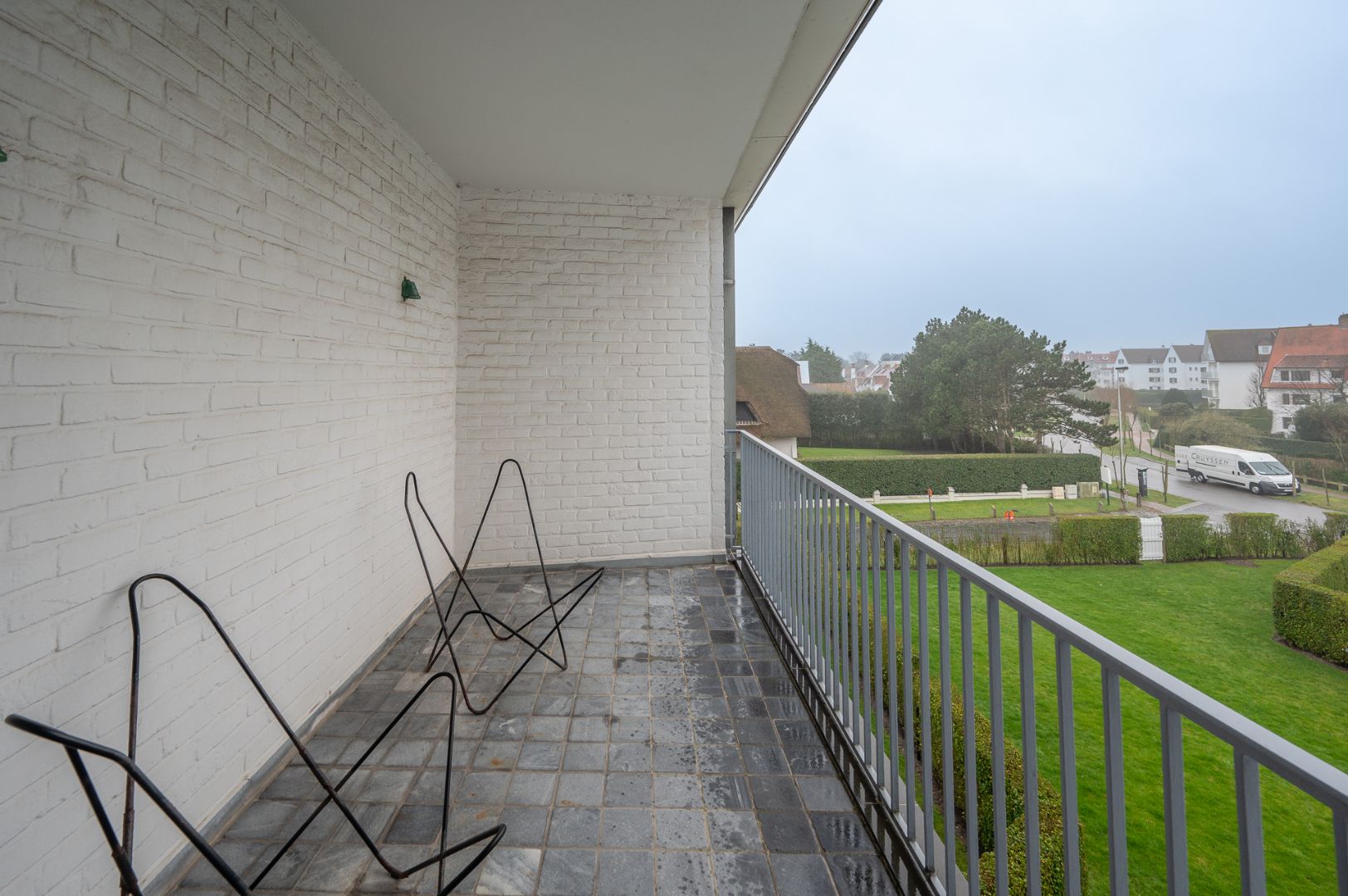 Ruim appartement op topligging in het Zoute nabij het strand en de Royal Zoute Tennis Club foto 7