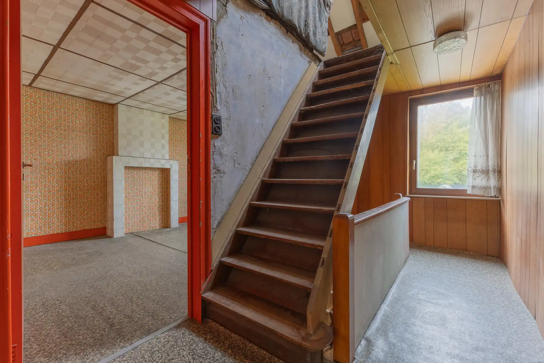 OPTIE Goed gelegen ruime te renoveren woning met bouwgrond foto 18