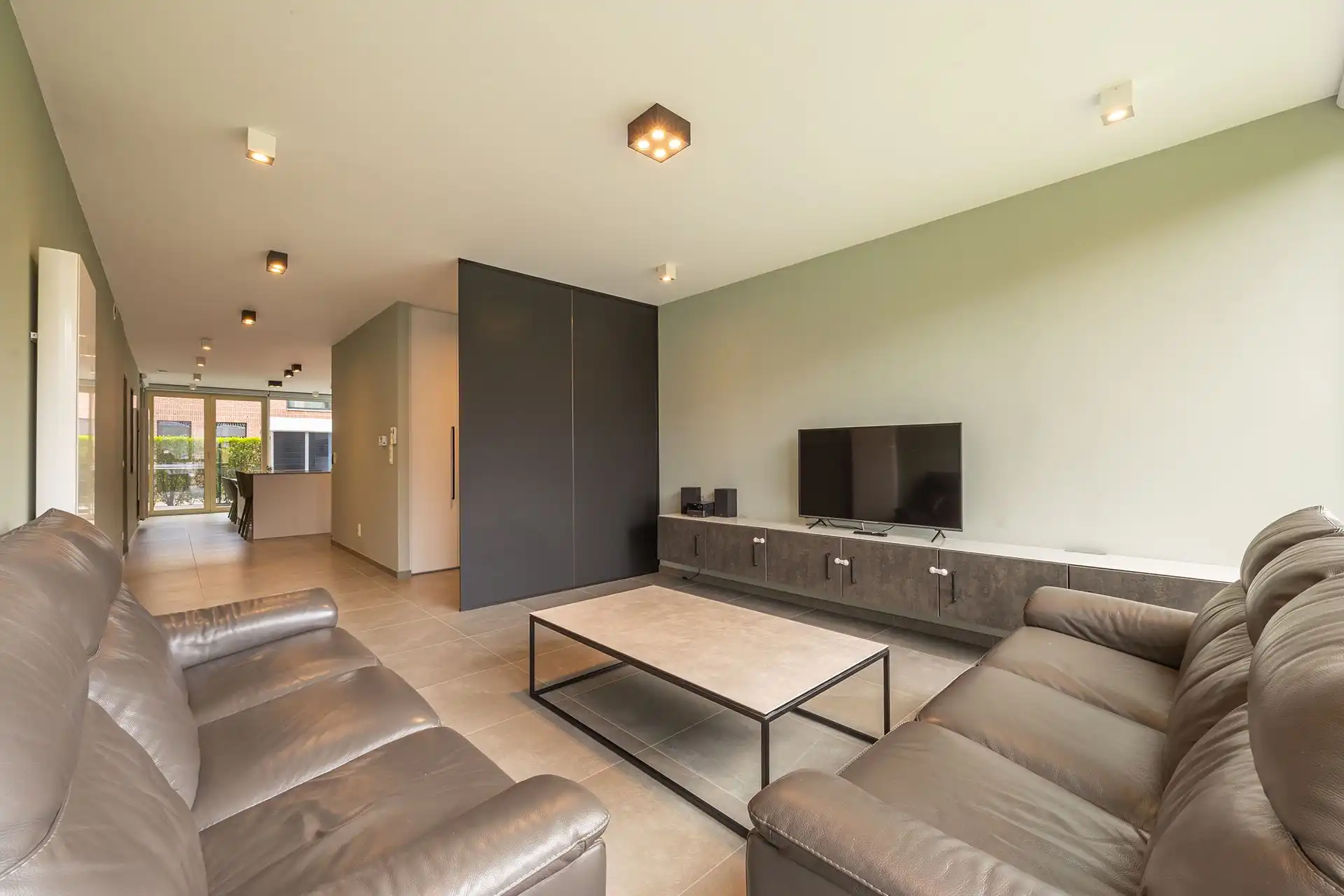 Gelijkvloers wonen in groene en autoluwe wijk in centrum foto 5