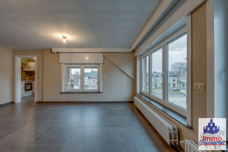 Roeselare nabij het stadspark :gezellig 2 slpk instapklaar appartement met terras foto 7