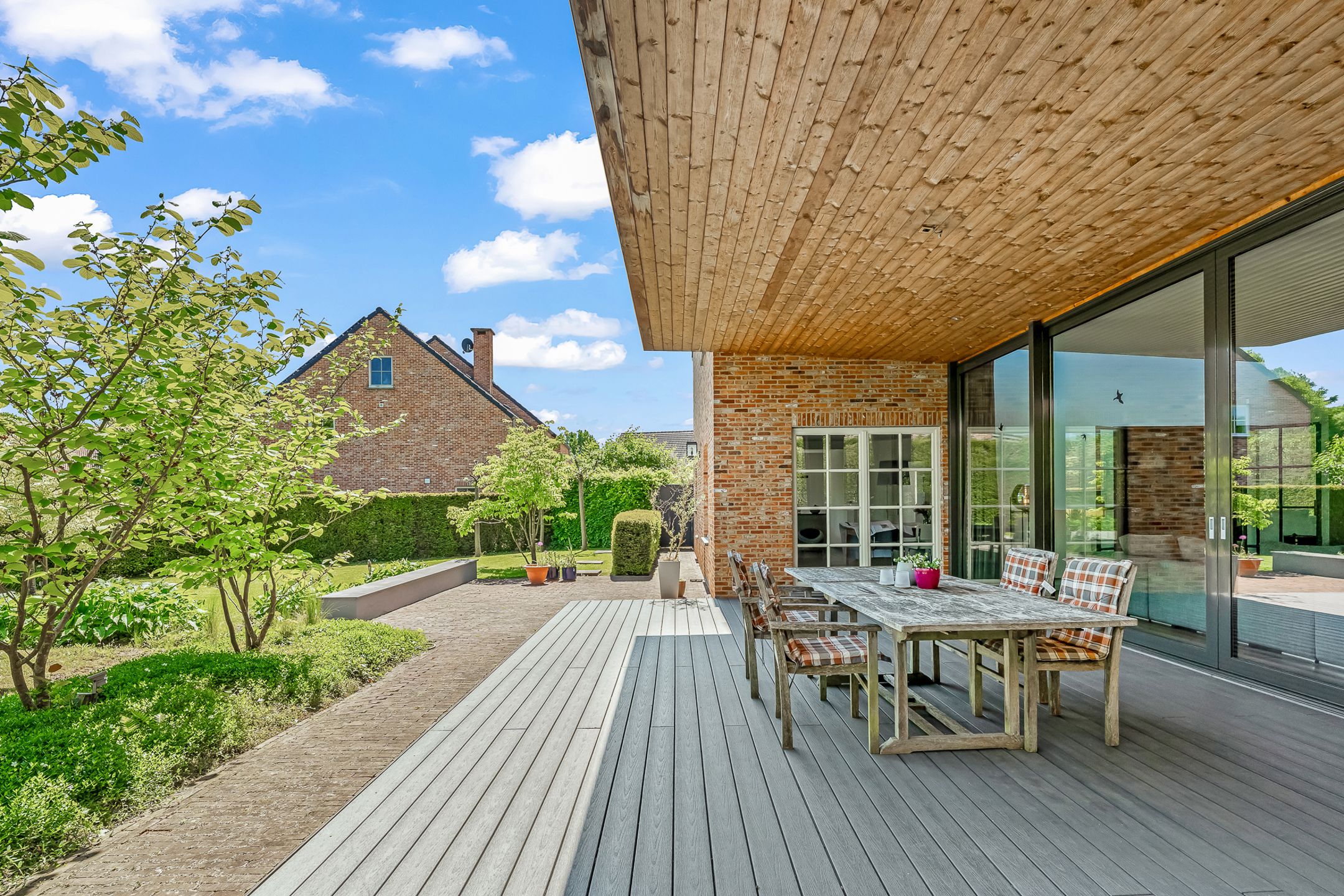 Instapklare woning met tuingerichte aanbouw foto 31