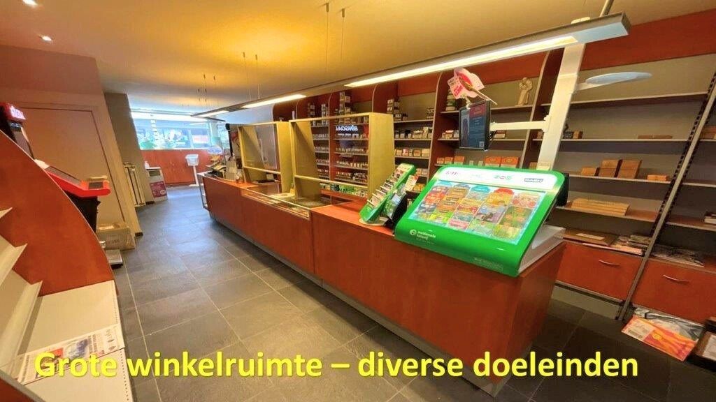 Gelijkvloerse handelsruimte in het centrum Wevelgem foto 2