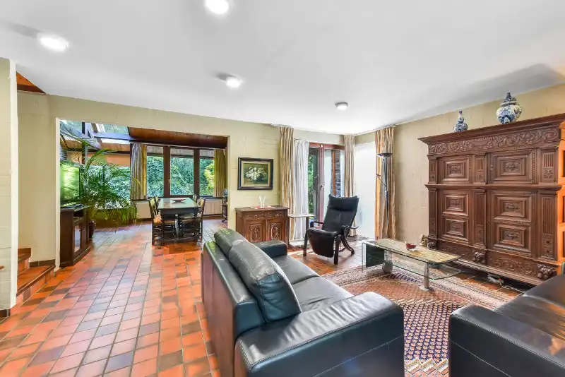 Zeer rustig gelegen villa van 245m² in moderne stijl op 14 are palende aan golfdomein foto 18