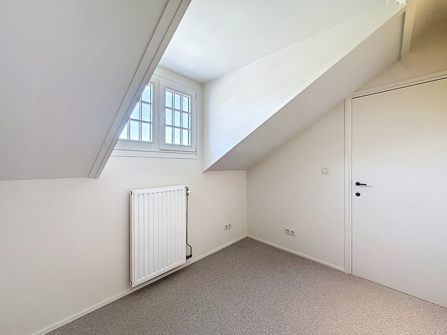 Sfeervolle en luxe tussenwoning in Zuidzande met vrij zicht over de velden foto 40