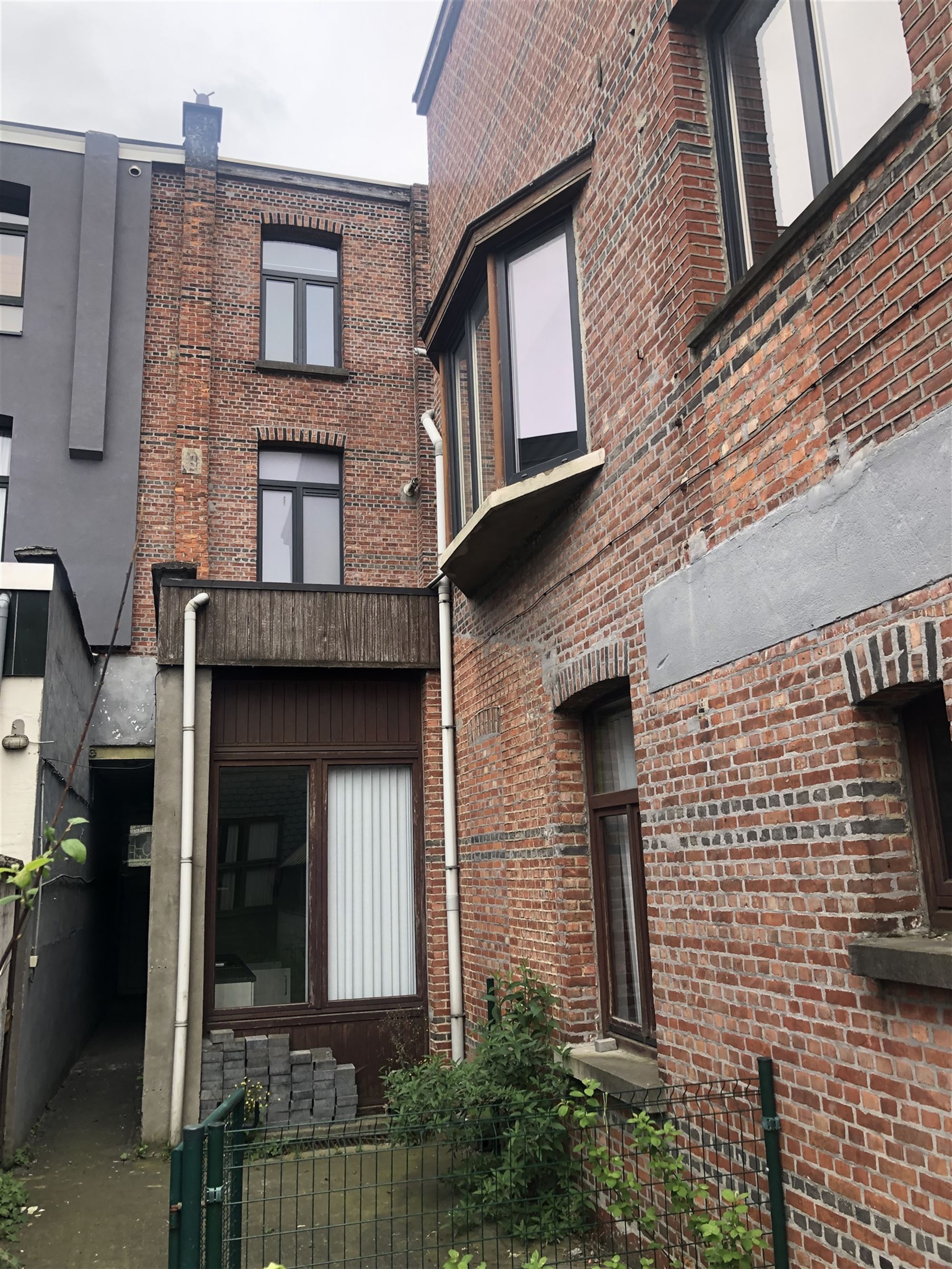 ruime rijwoning met polyvalent bijgebouw en tal van mogelijk foto 2