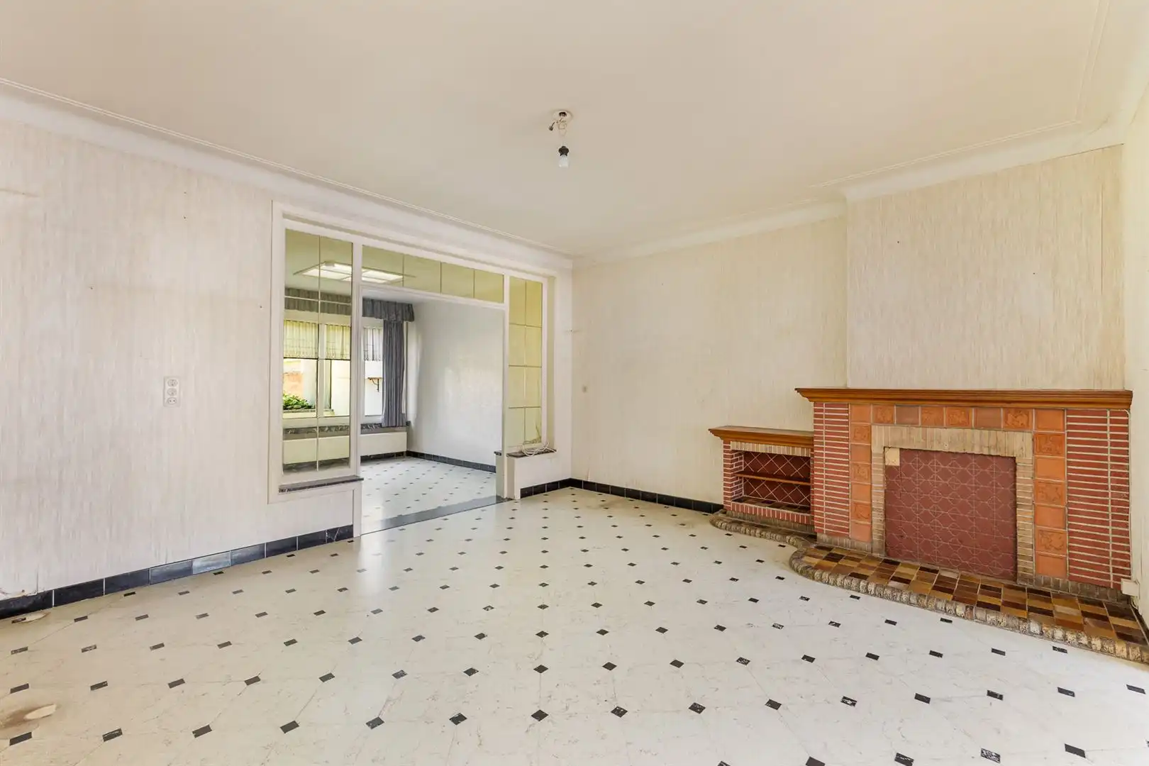 Renovatiewoning met ruime tuin te Lier! foto 3