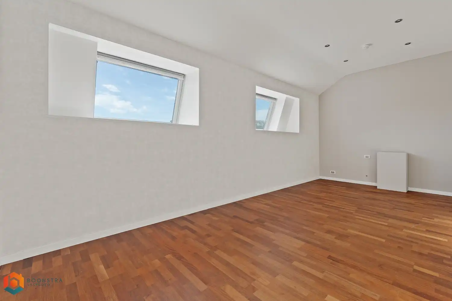 Handelspand met woonst en ruime parking op een perceel van 2592 m² te Rotselaar foto 22