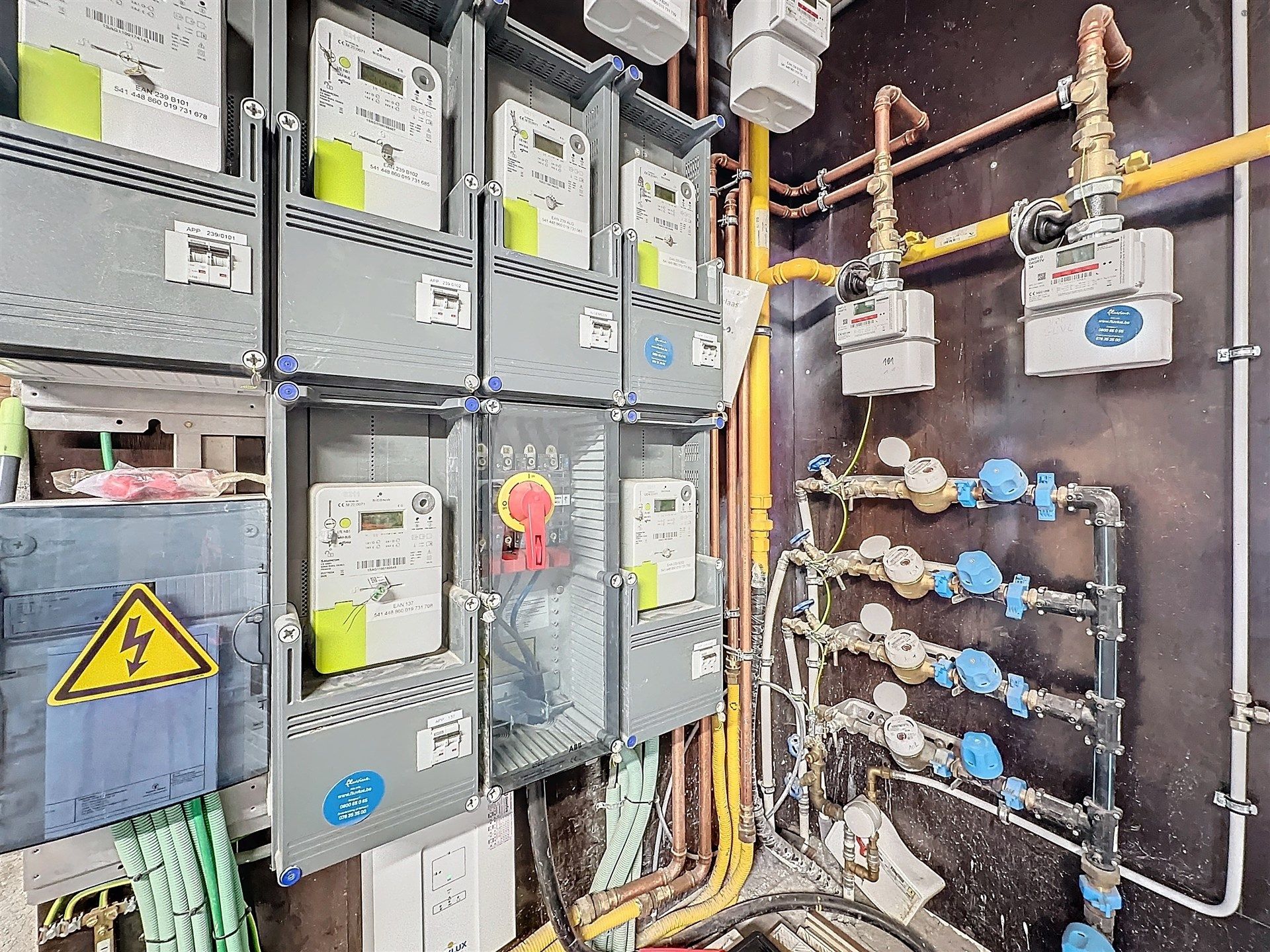 Energiezuinig en recent 3slaapkamerappartement met 2 terrassen in Sint-Niklaas foto 12